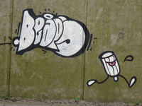 838201 Afbeelding van graffiti met o.a. de tekst 'BEAPS', onder het viaduct Rhijnoord in de A2 bij de Groenewoudsedijk ...
